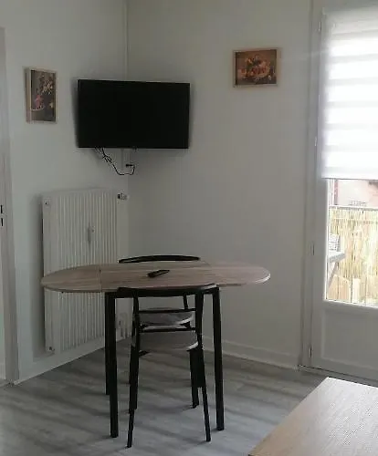 Appartement Avec Balcon Et Parking Prive